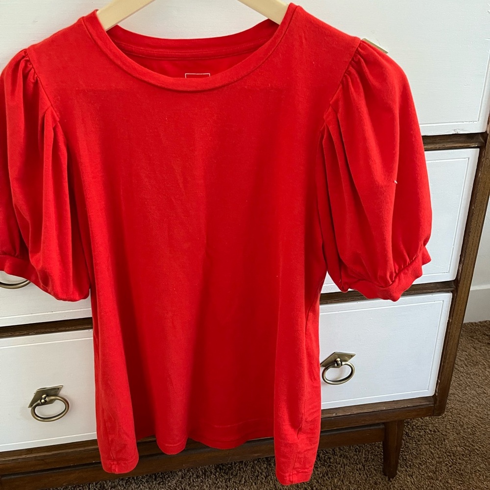 GAP red puff sleeve top